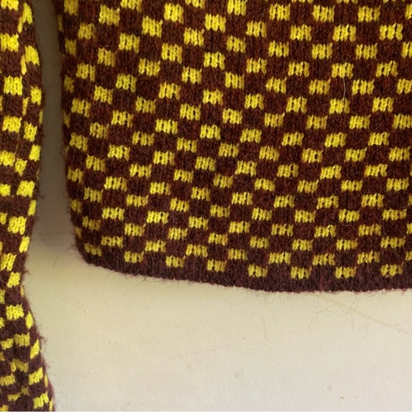 size medium Zara wine and chartreuse sweater with cutout - Picture 6 of 7